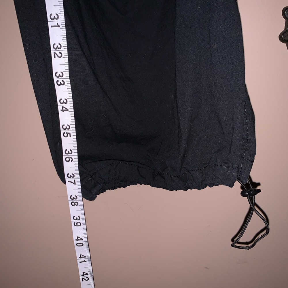 True Craft's Women’s Black Cargo Pants - Picture 7 of 8